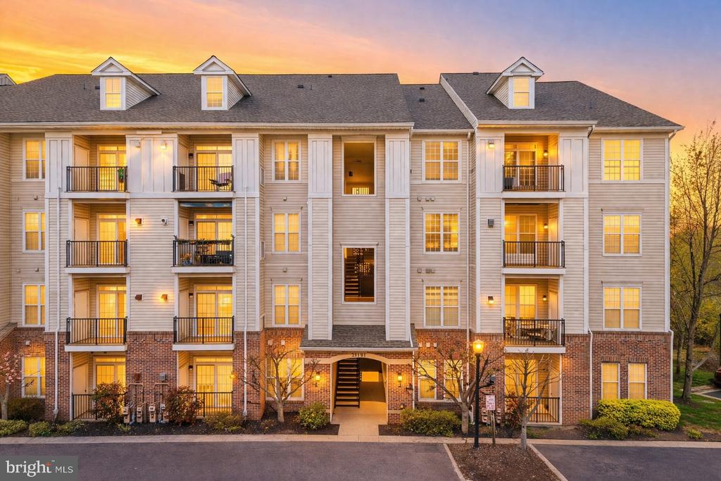 21191 MCFADDEN SQUARE 407