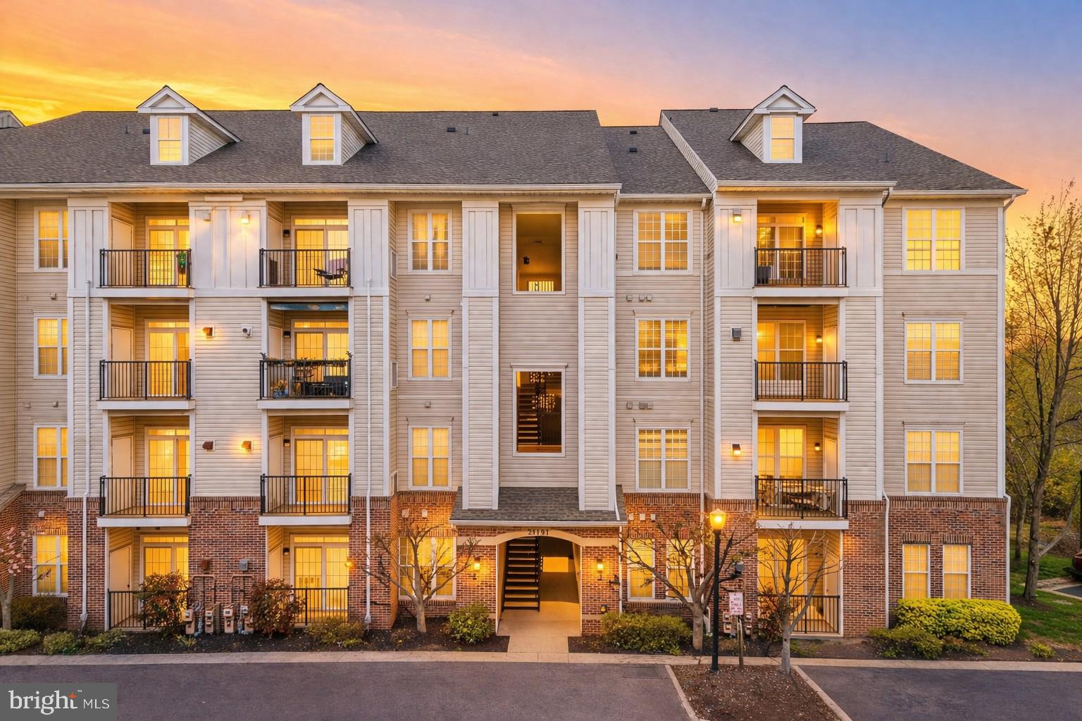 21191 MCFADDEN SQUARE 407
