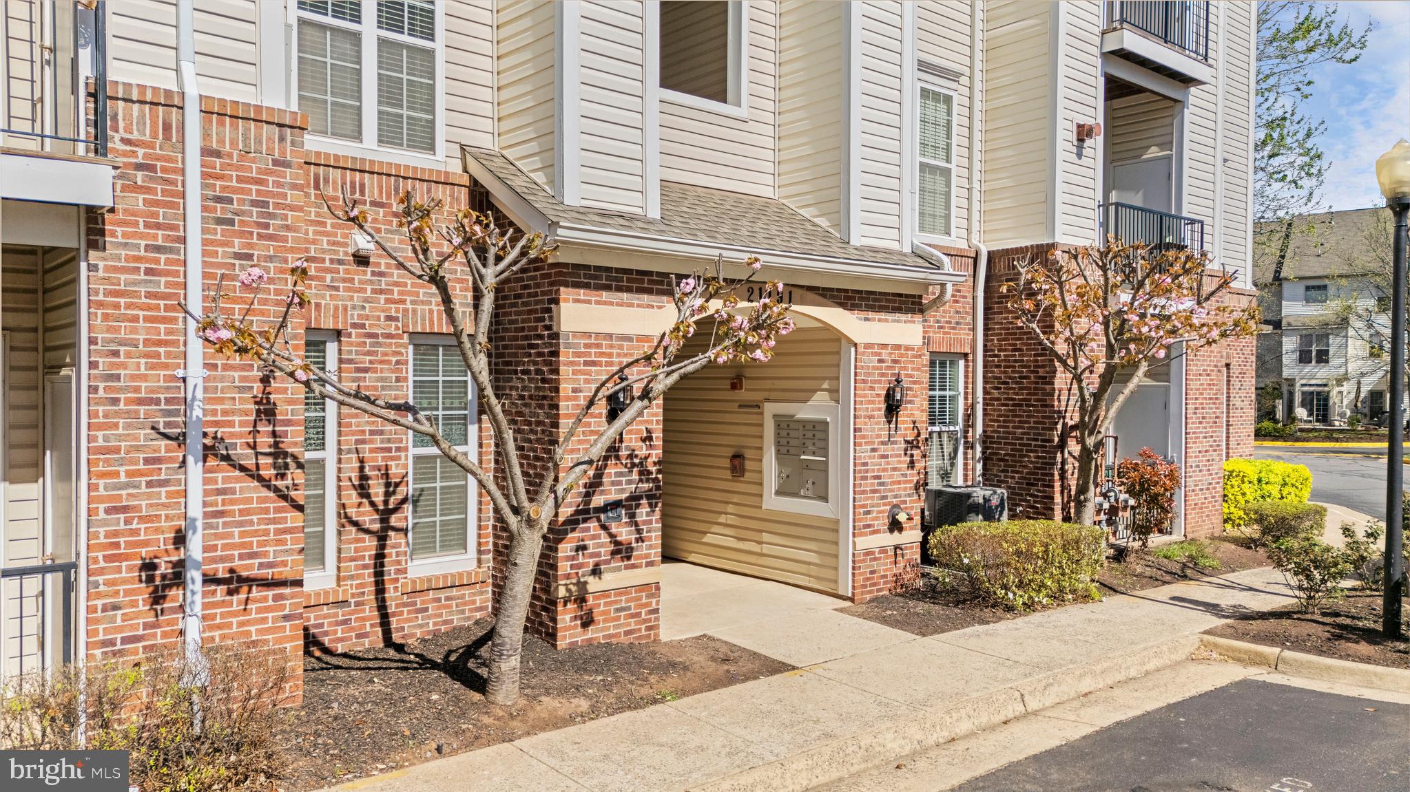 21191 MCFADDEN SQUARE 407