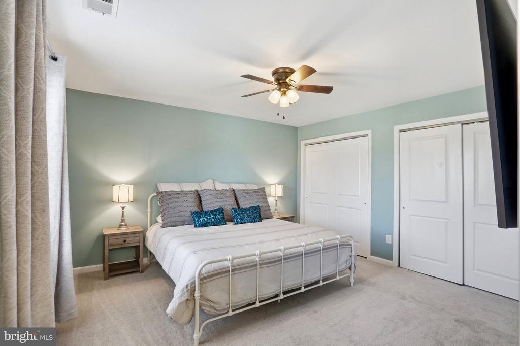 15615 WHISPERING KNOLL COURT