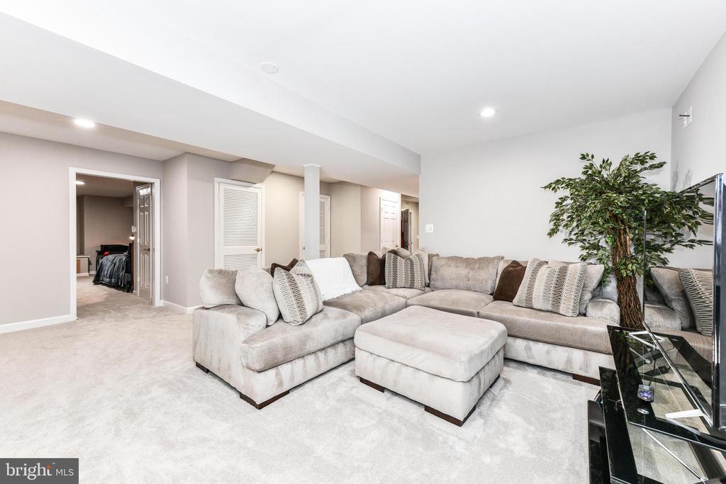 20855 BLYTHWOOD COURT