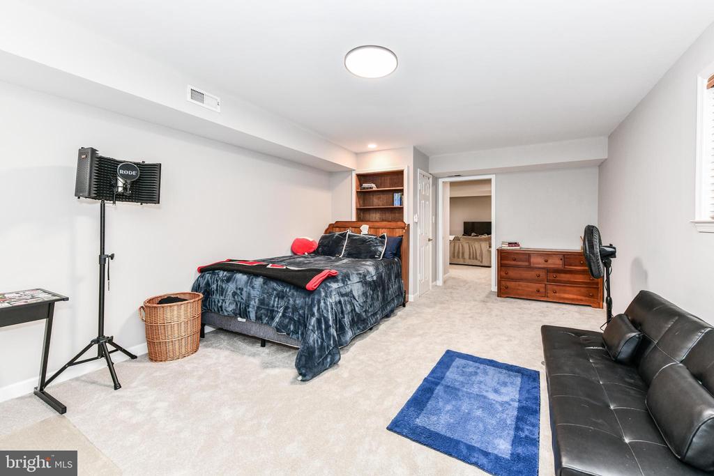 20855 BLYTHWOOD COURT
