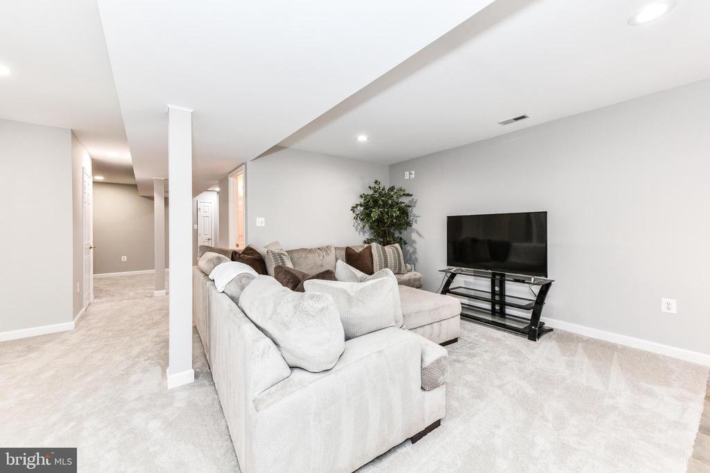 20855 BLYTHWOOD COURT
