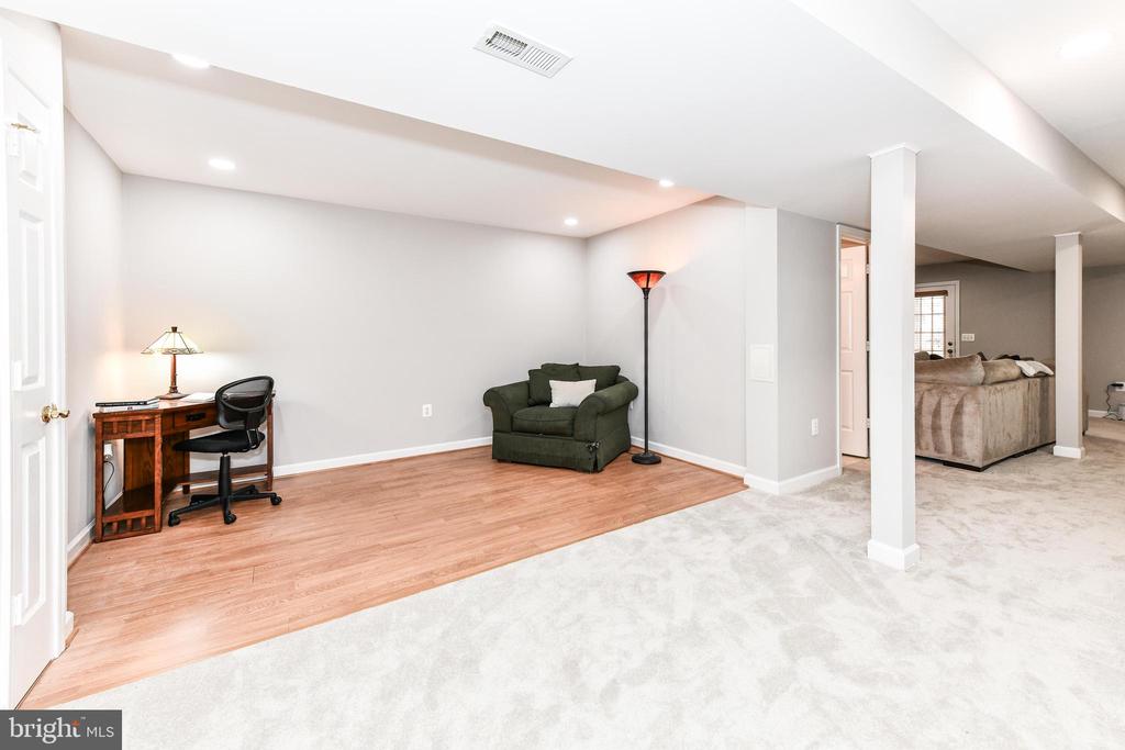 20855 BLYTHWOOD COURT