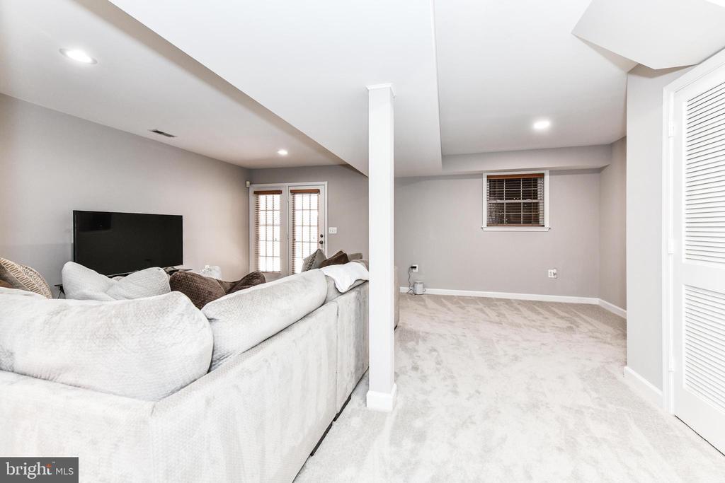 20855 BLYTHWOOD COURT