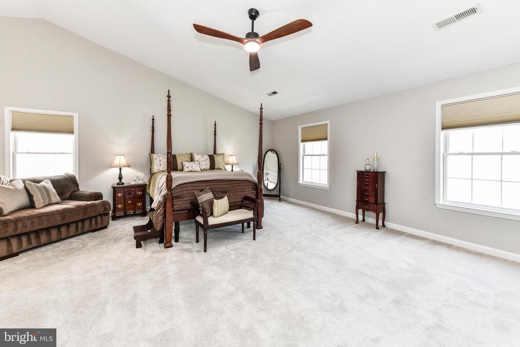 20855 BLYTHWOOD COURT