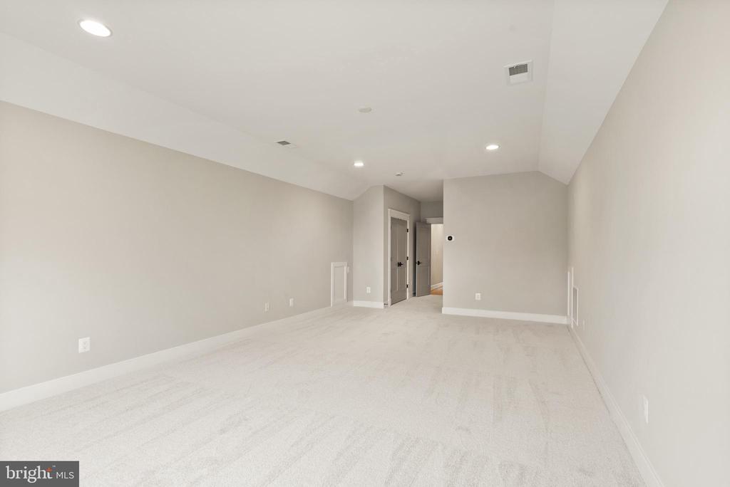 16054 KEYMER HILL COURT