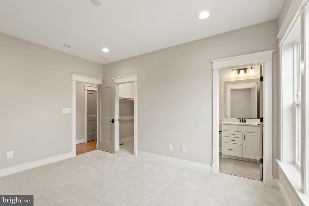 16054 KEYMER HILL COURT