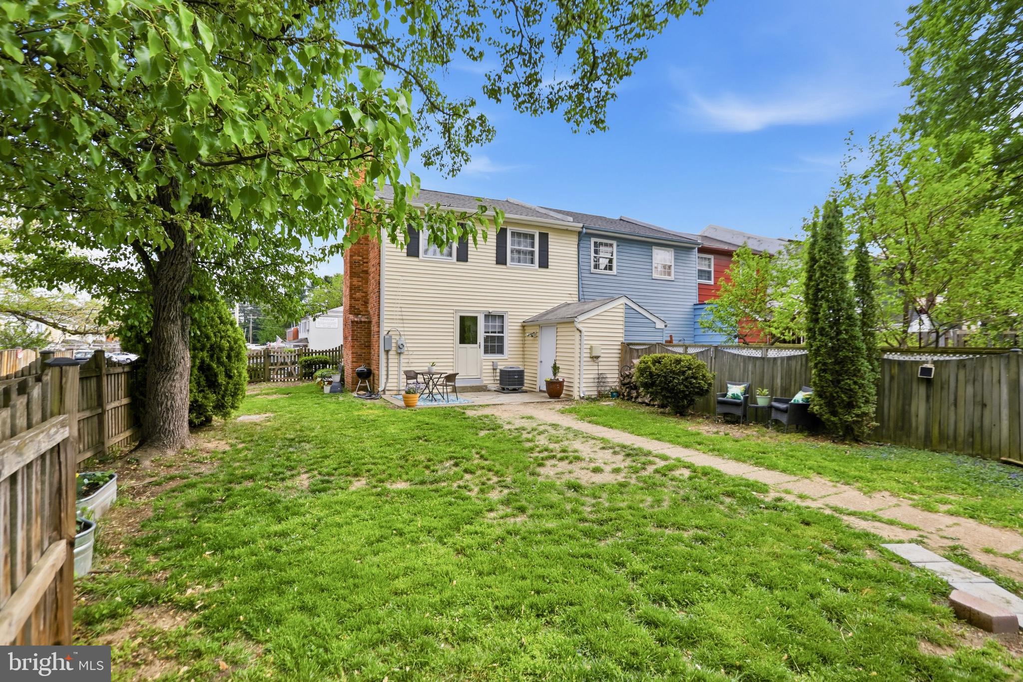 207 DRY MILL ROAD SW