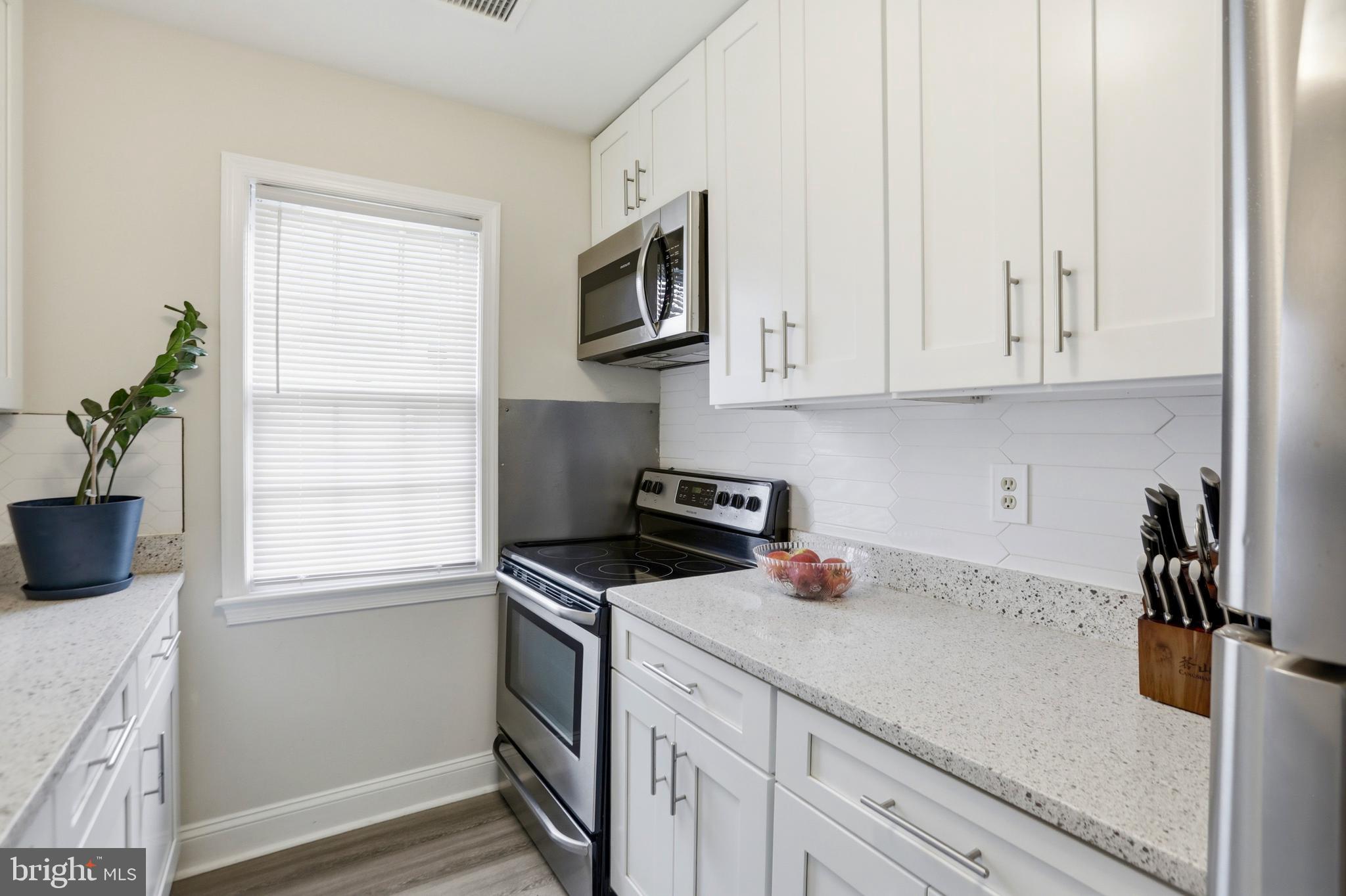 207 DRY MILL ROAD SW