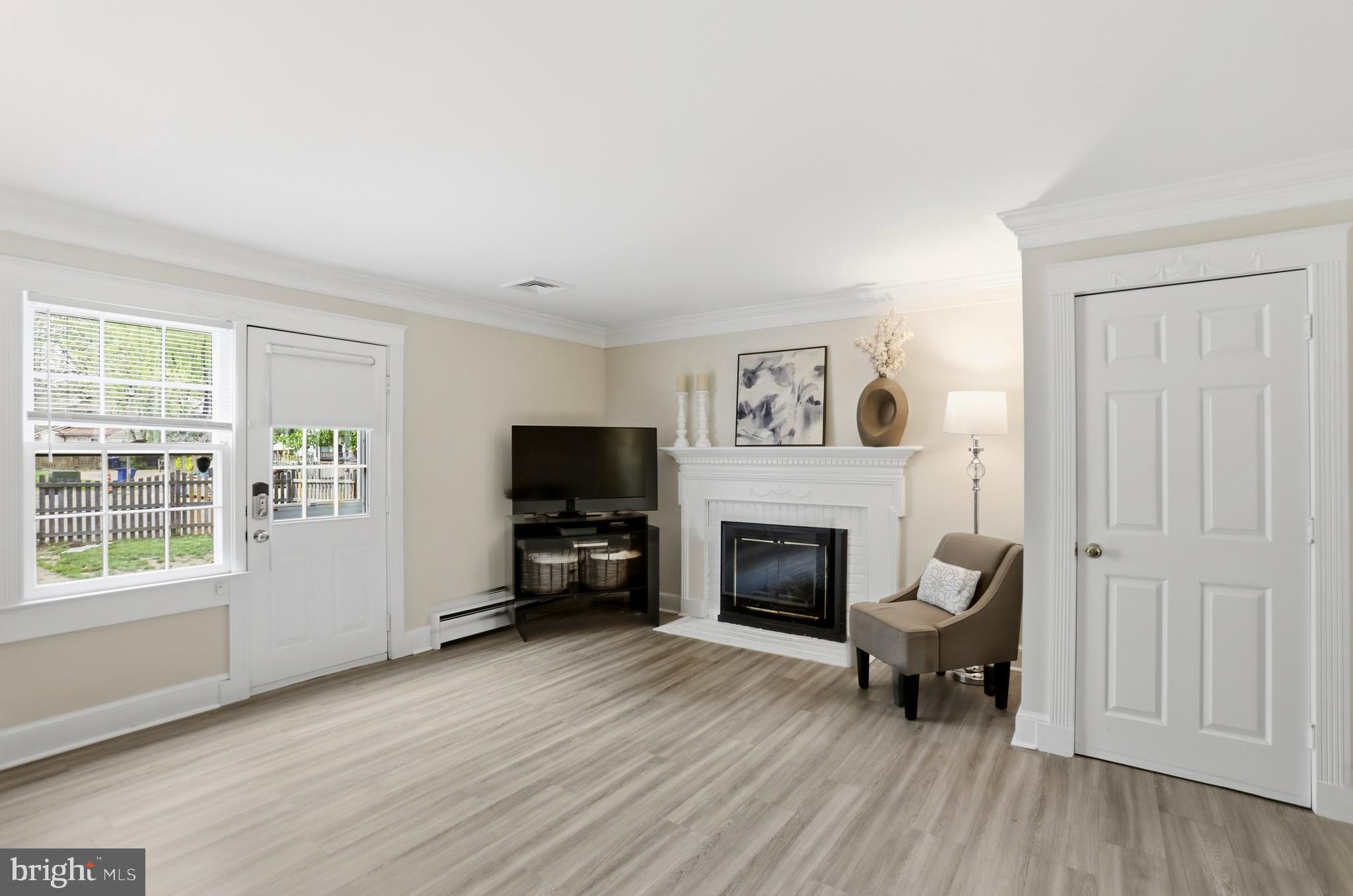 207 DRY MILL ROAD SW