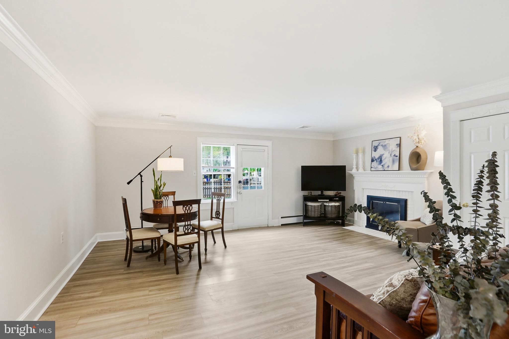 207 DRY MILL ROAD SW