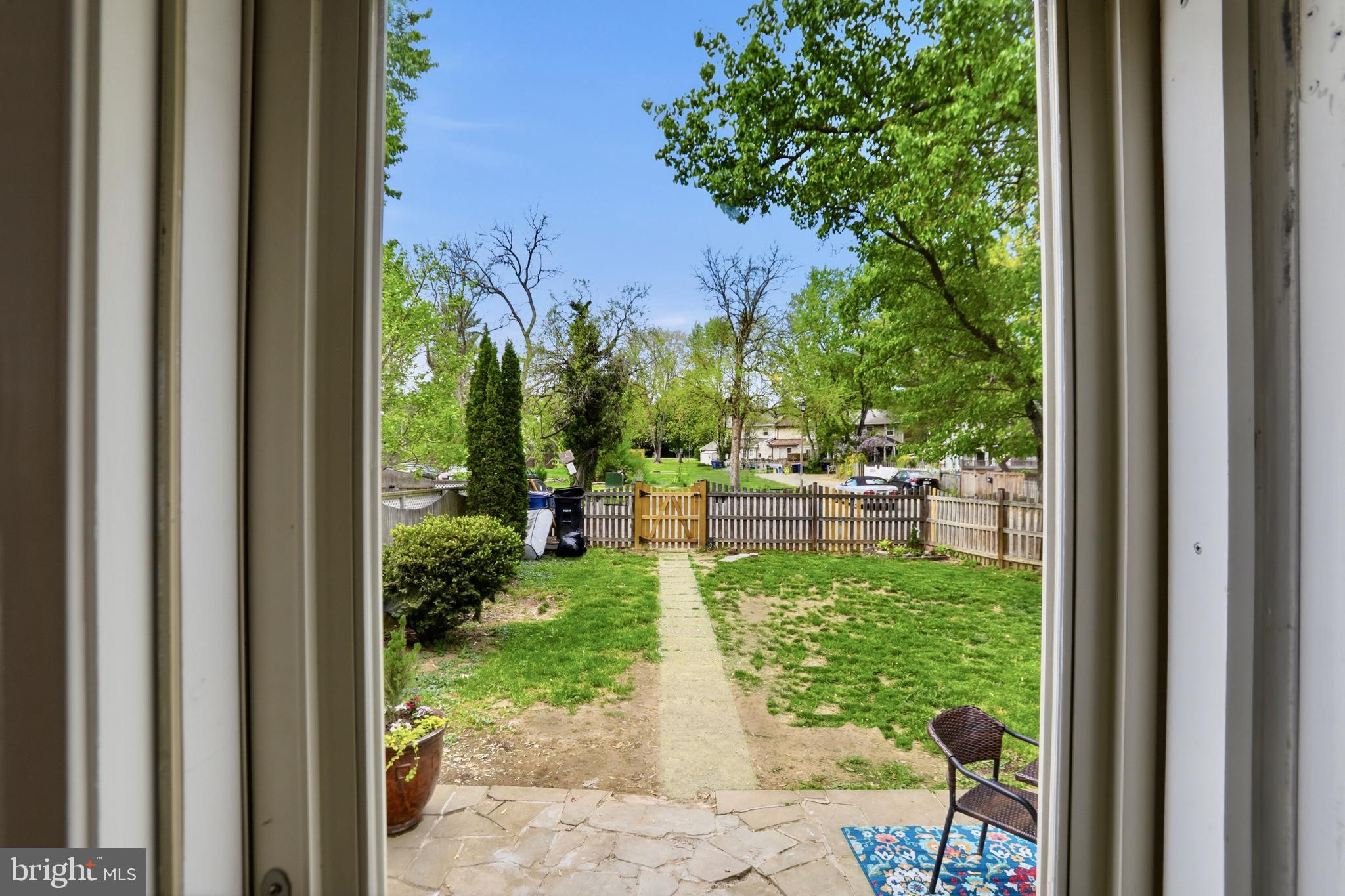 207 DRY MILL ROAD SW