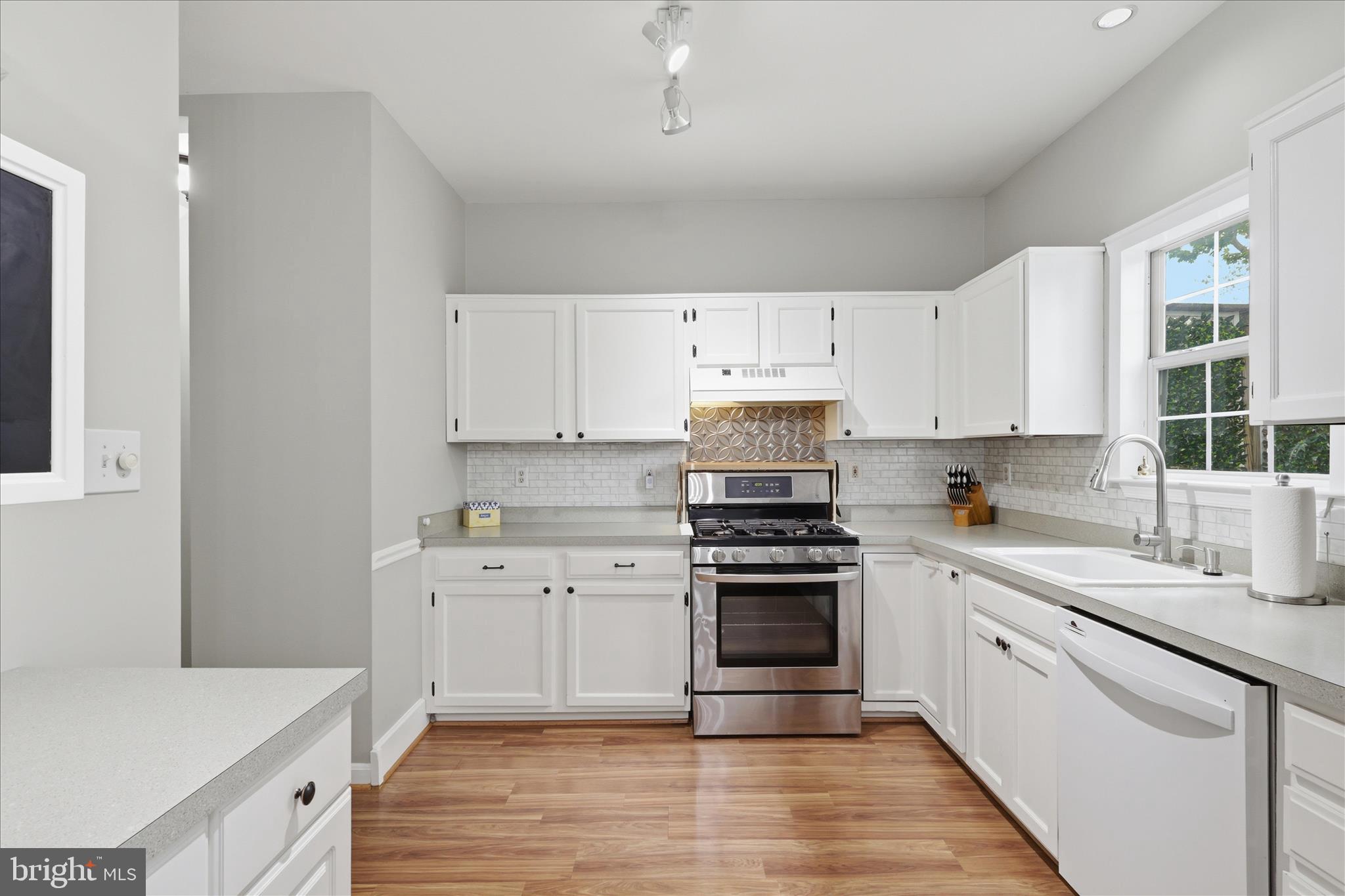 408 BRECKINRIDGE SQUARE SE