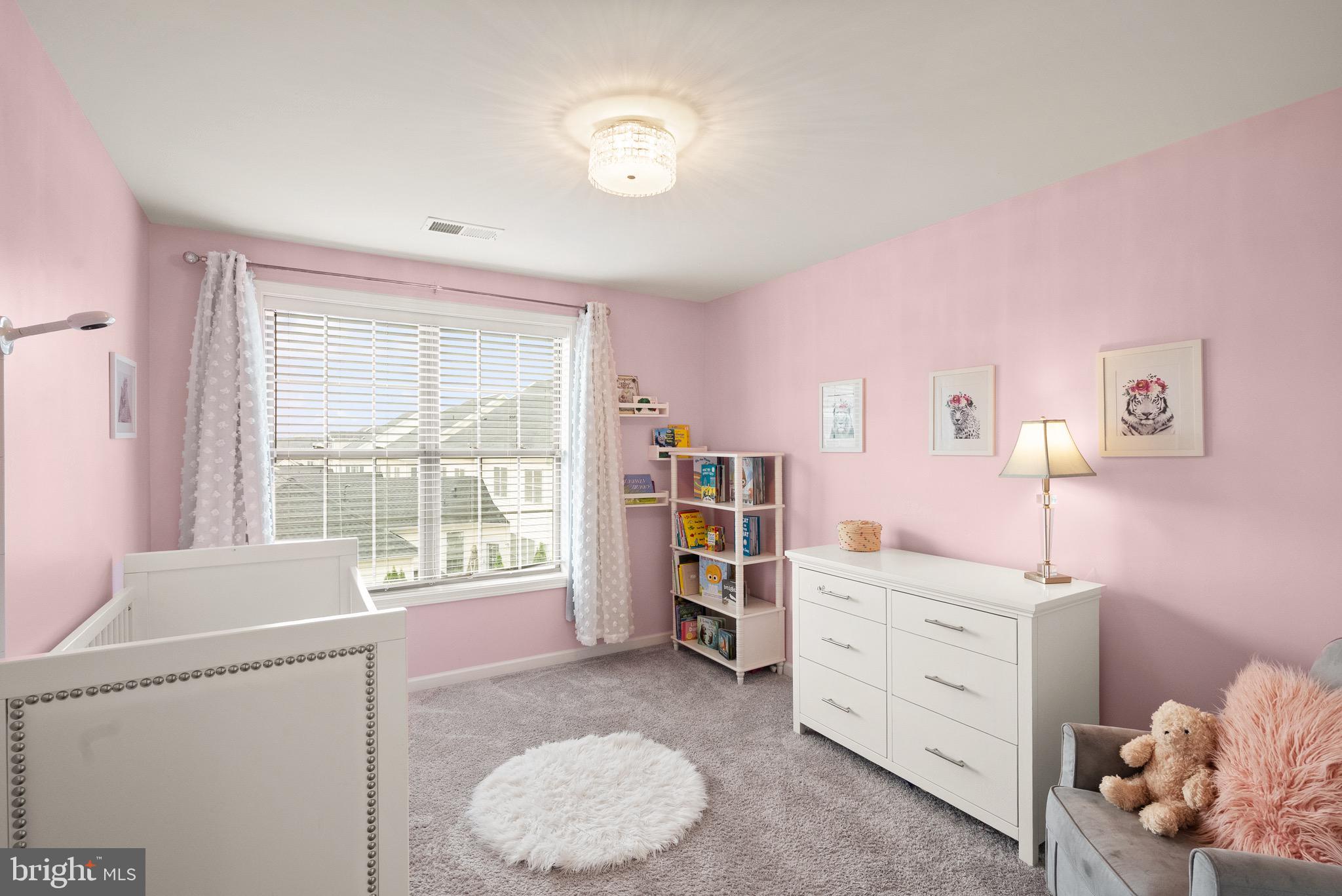 43197 HALKETT SQUARE