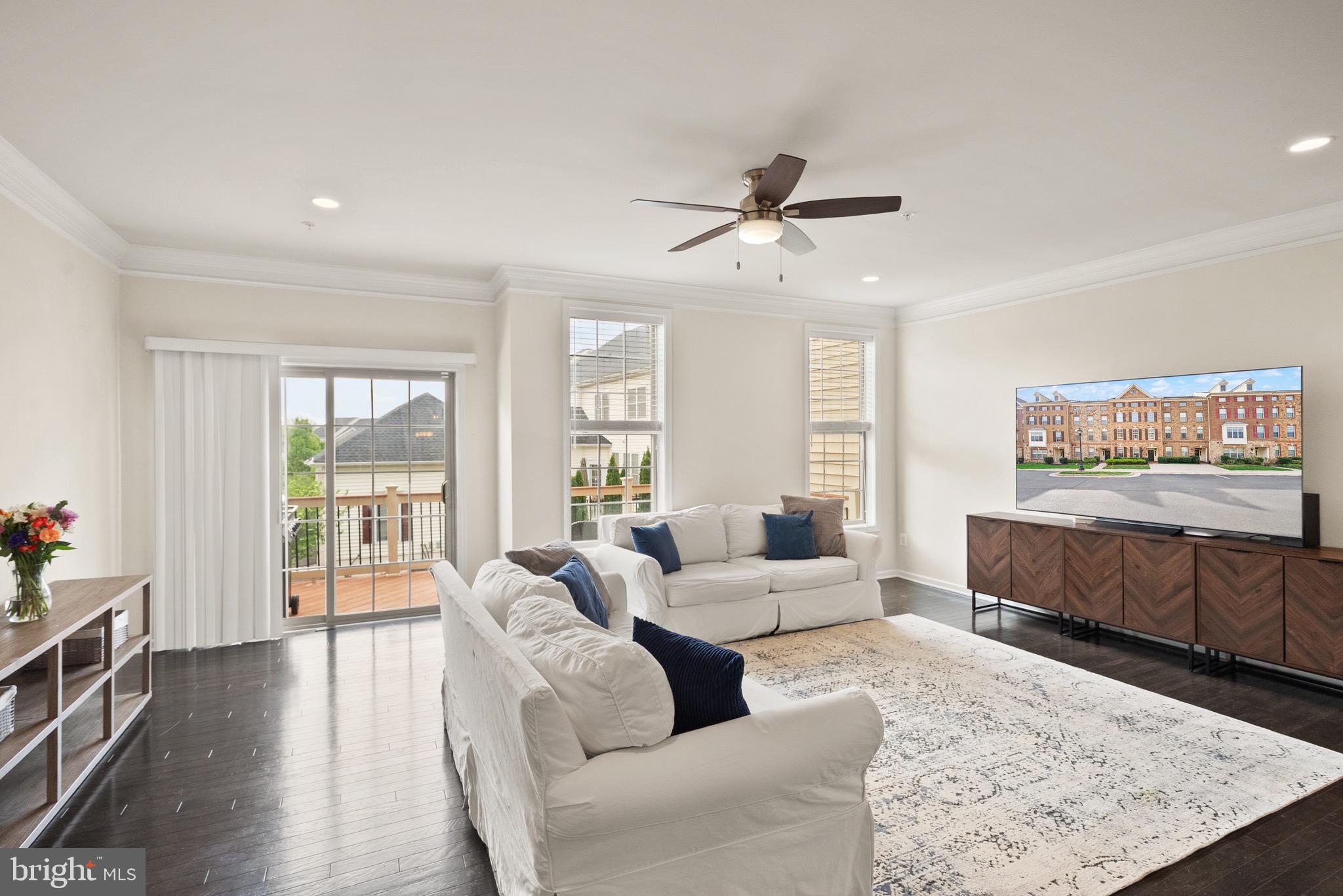 43197 HALKETT SQUARE