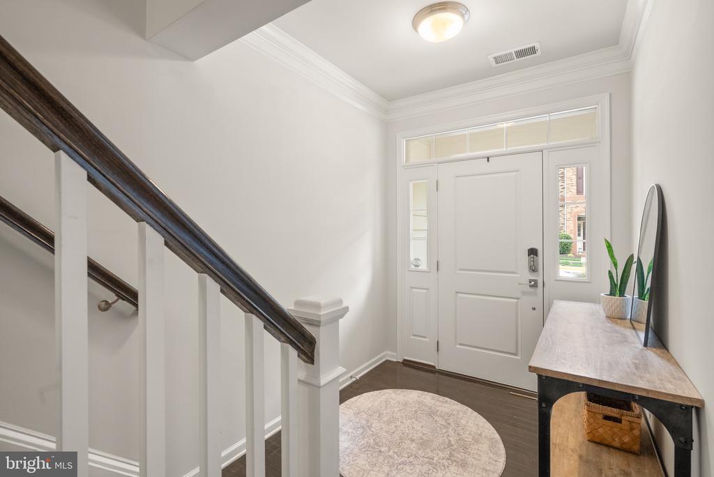 43197 HALKETT SQUARE