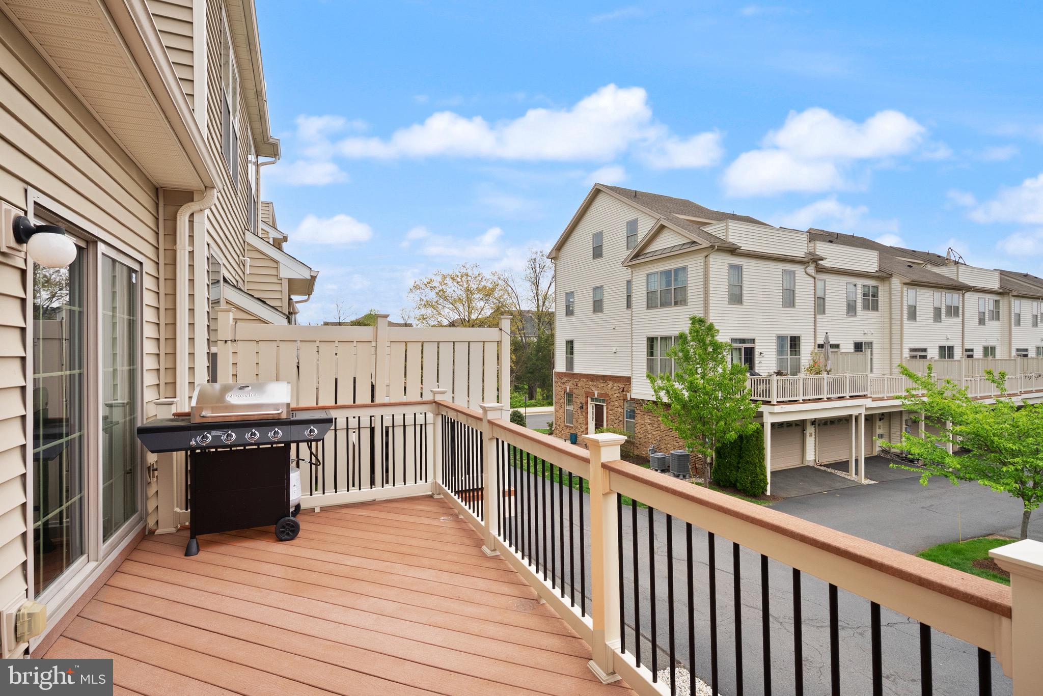 43197 HALKETT SQUARE
