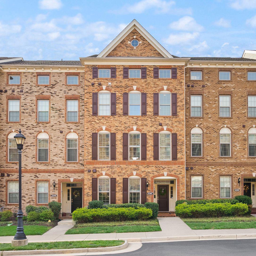 43197 HALKETT SQUARE