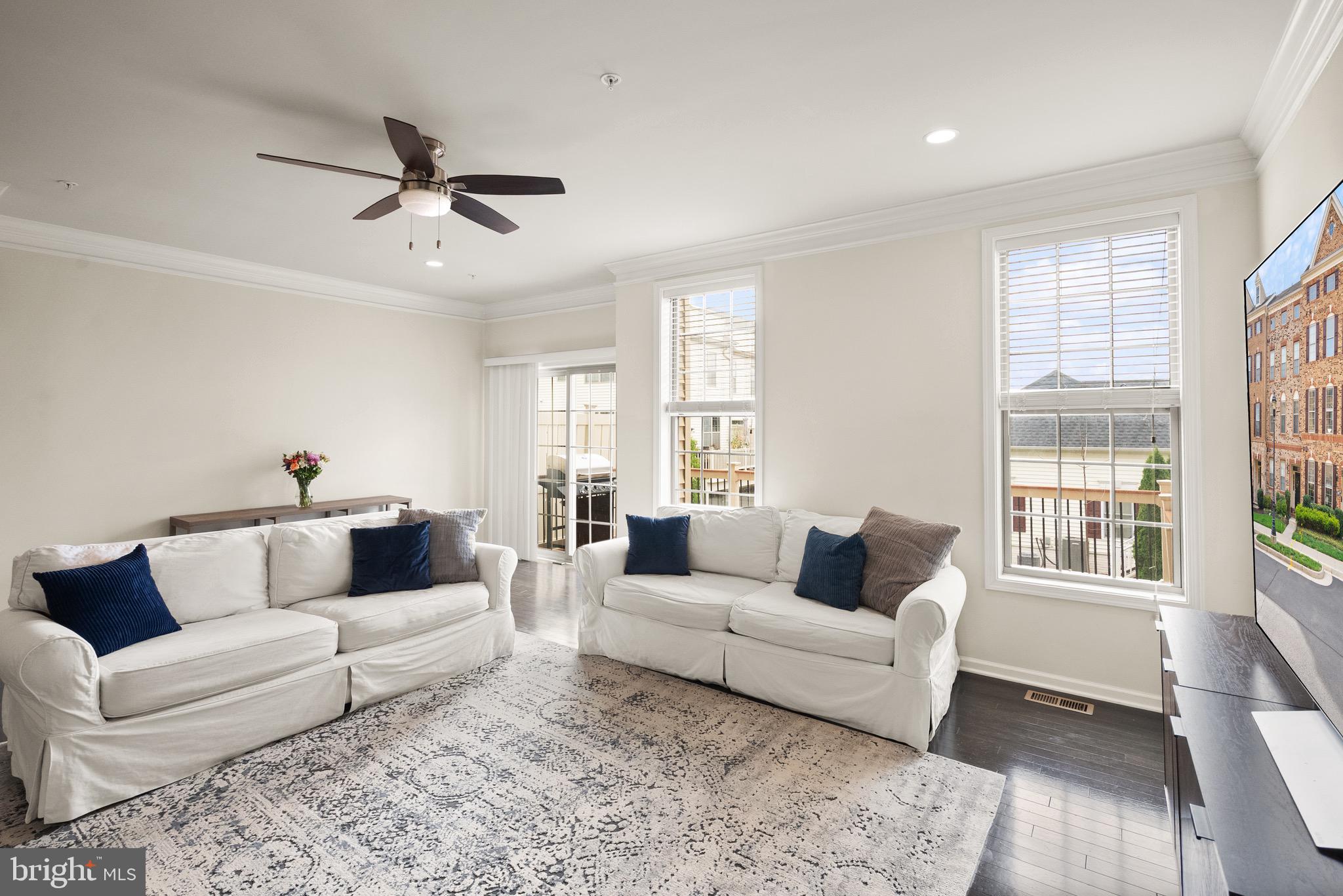 43197 HALKETT SQUARE