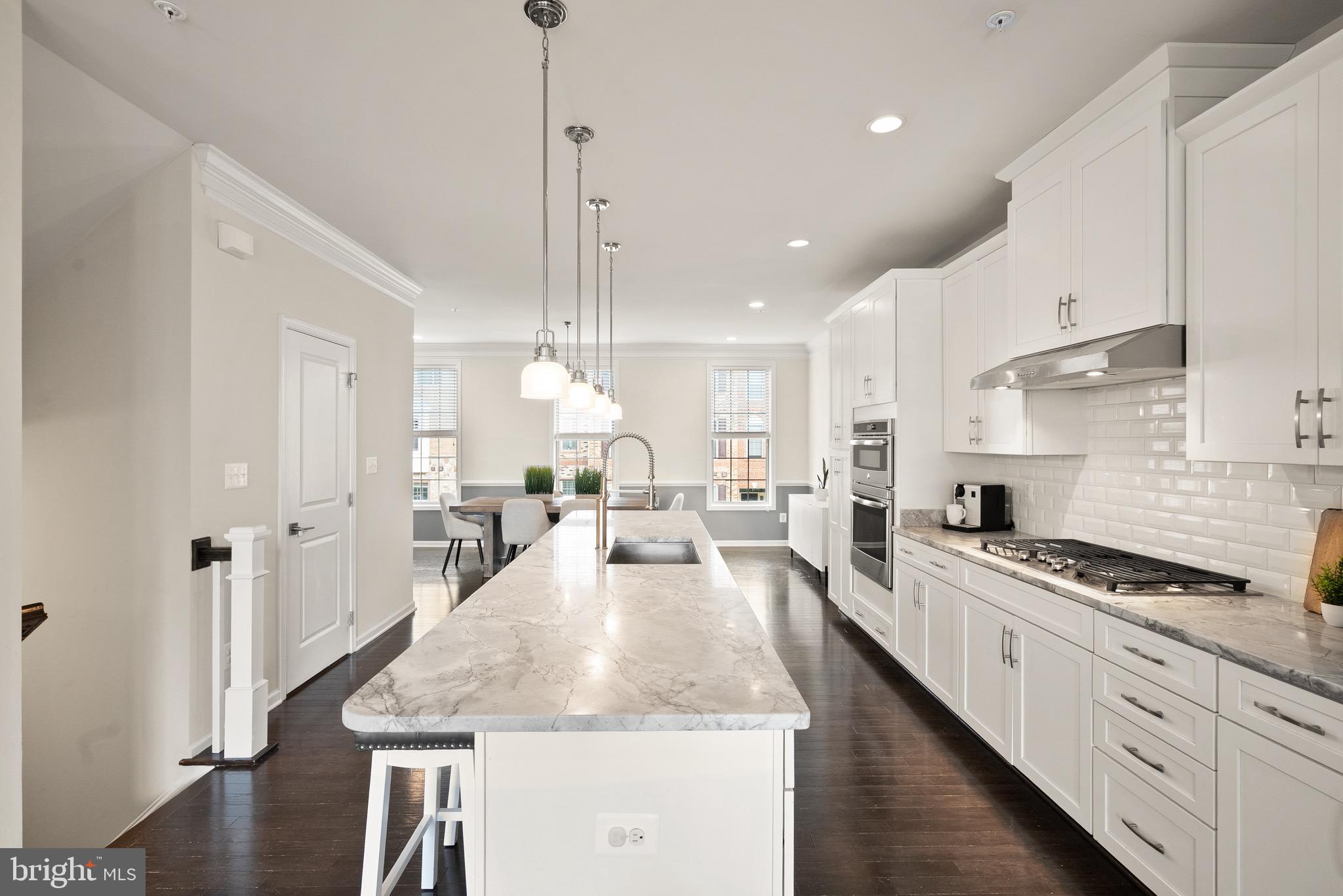 43197 HALKETT SQUARE