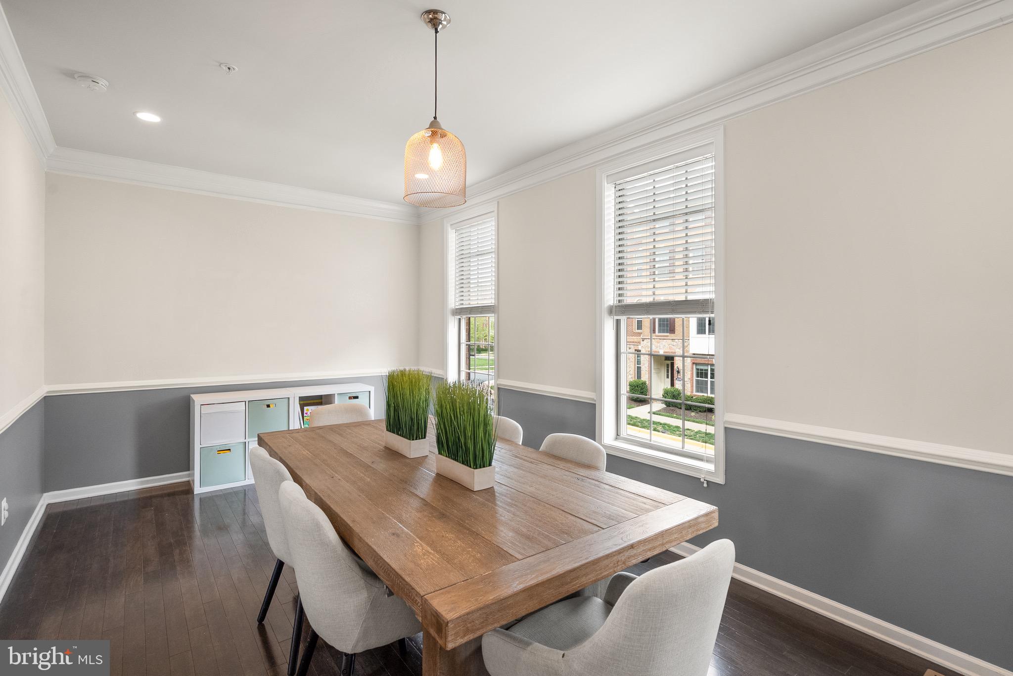 43197 HALKETT SQUARE