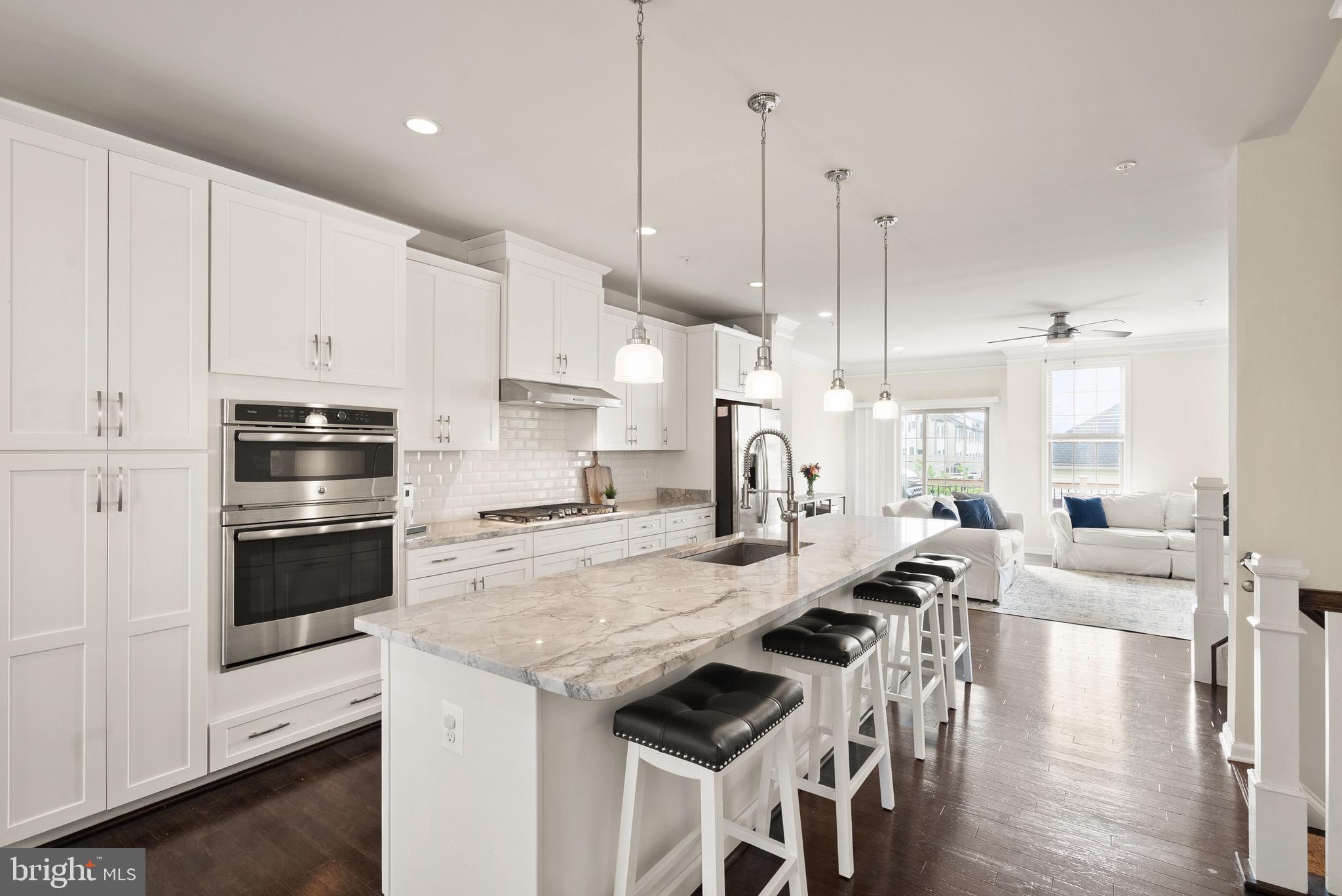 43197 HALKETT SQUARE