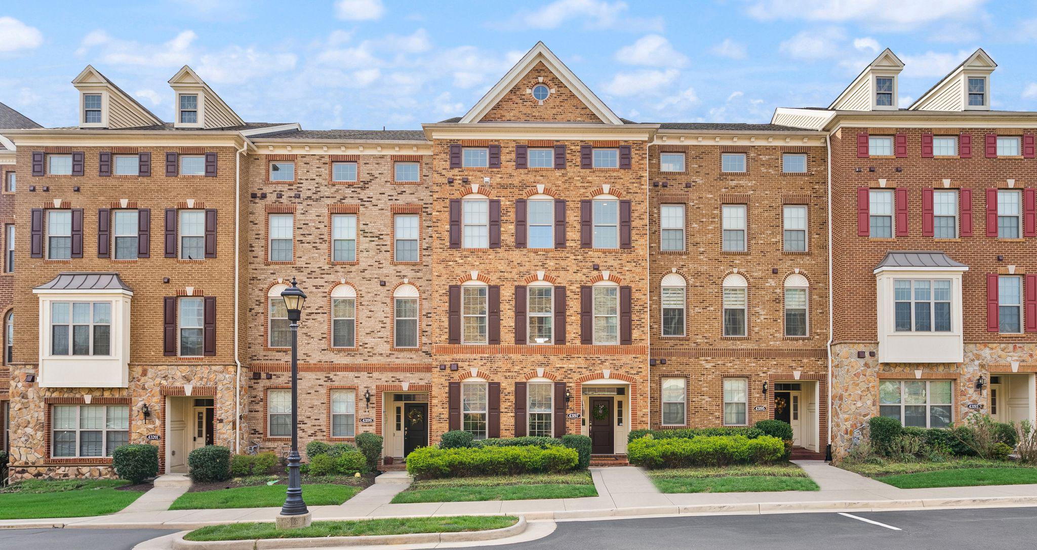43197 HALKETT SQUARE