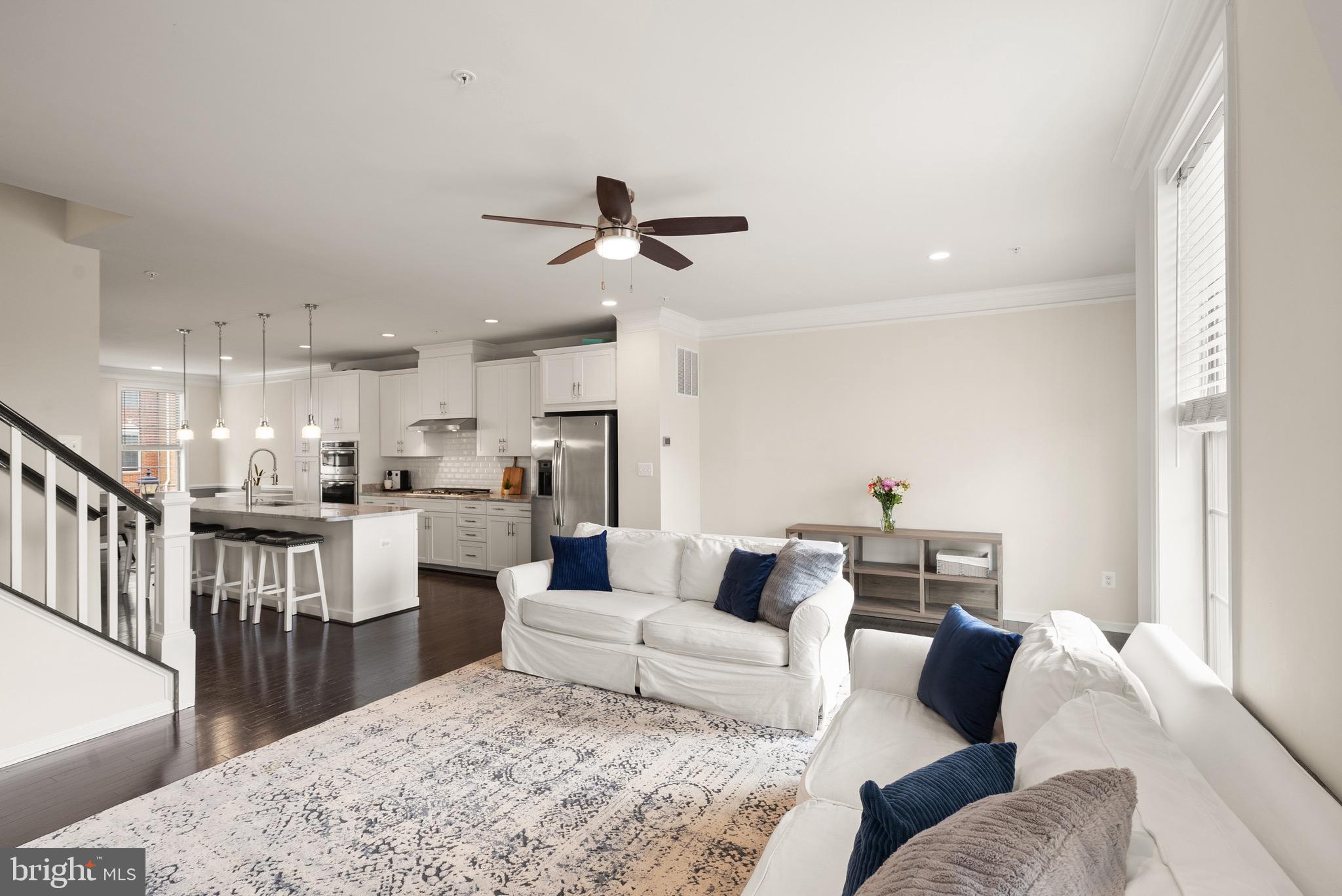 43197 HALKETT SQUARE