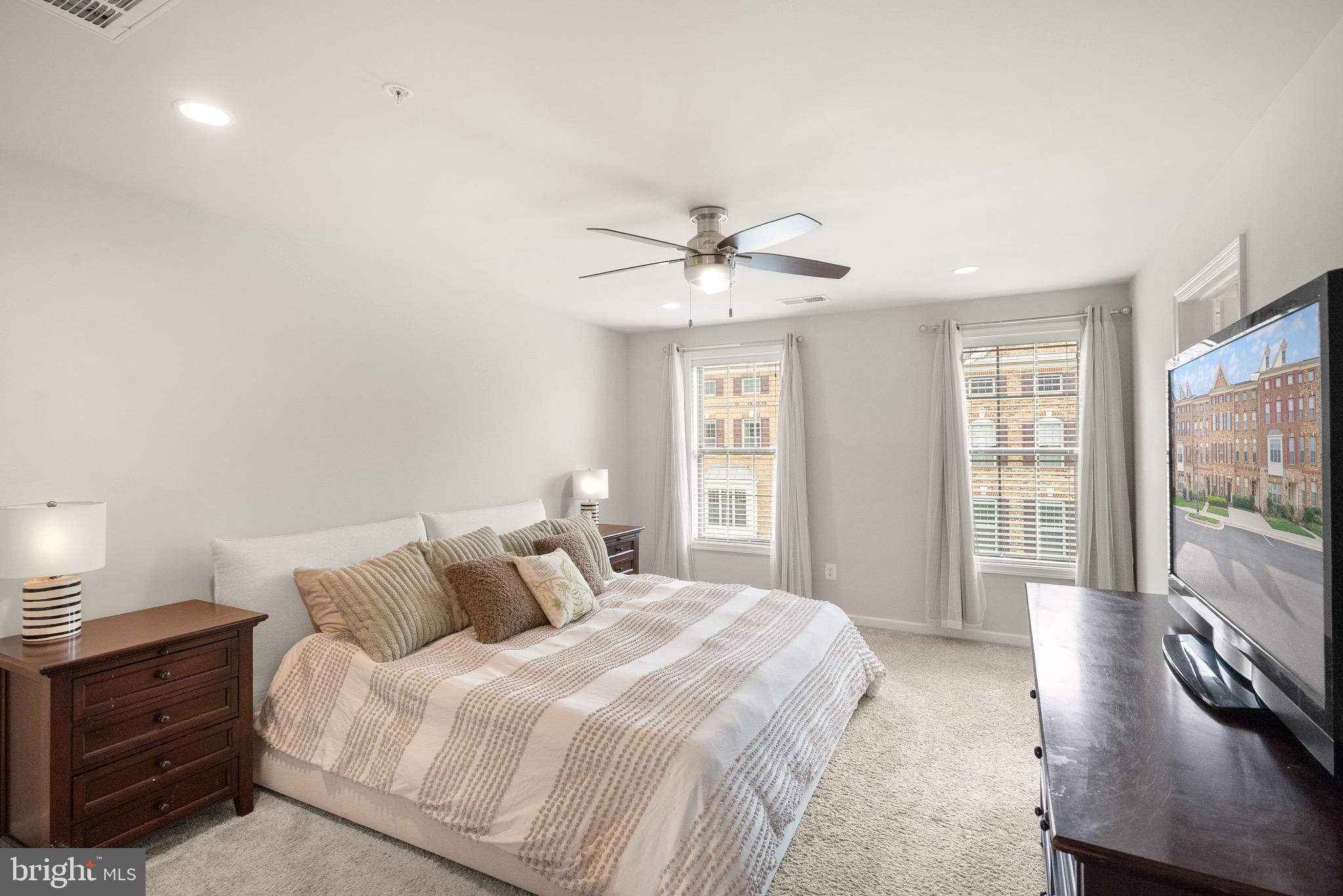 43197 HALKETT SQUARE