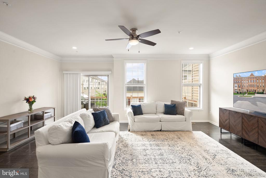 43197 HALKETT SQUARE