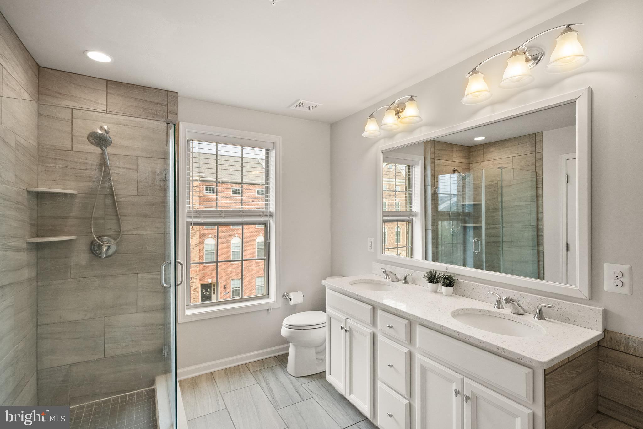 43197 HALKETT SQUARE