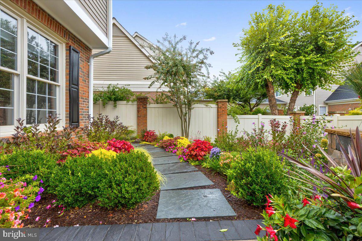 43501 MONARCH BEACH SQUARE