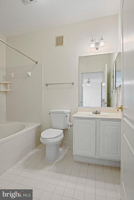 20933 CEDARPOST SQUARE 203