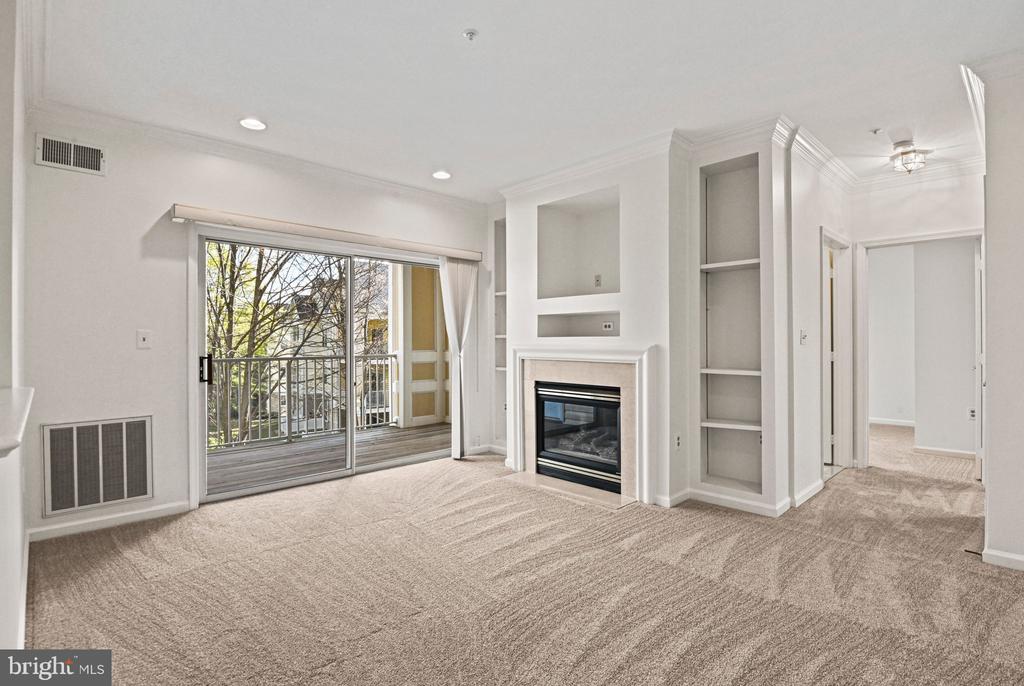 20933 CEDARPOST SQUARE 203