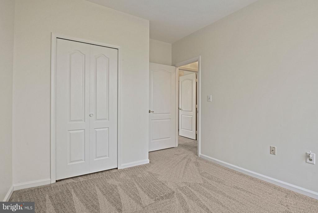 20933 CEDARPOST SQUARE 203