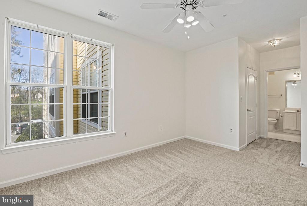 20933 CEDARPOST SQUARE 203