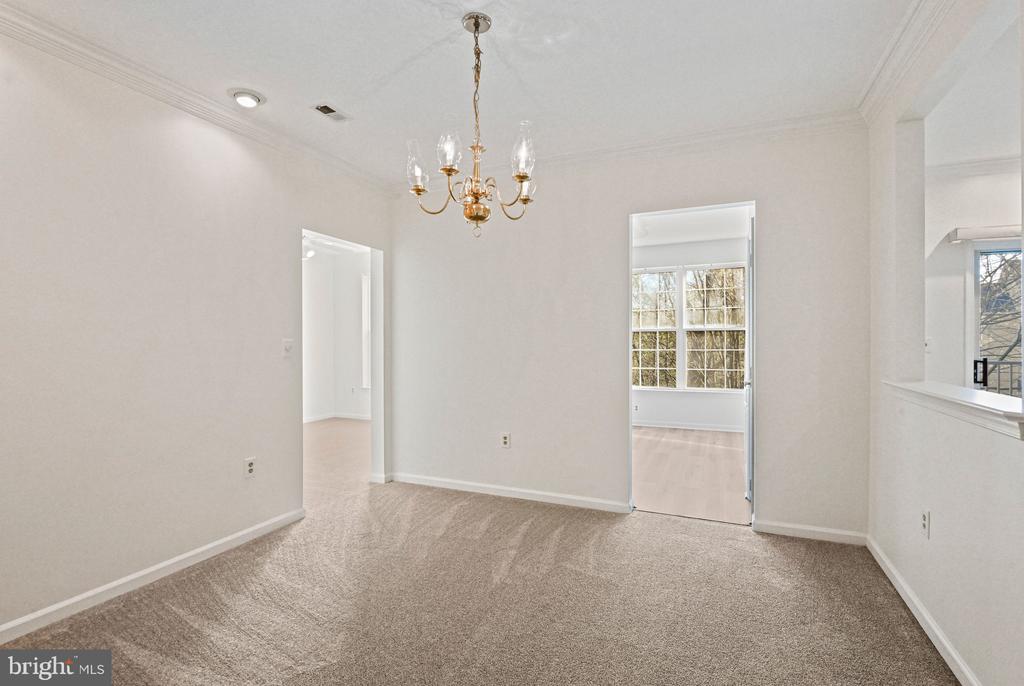 20933 CEDARPOST SQUARE 203