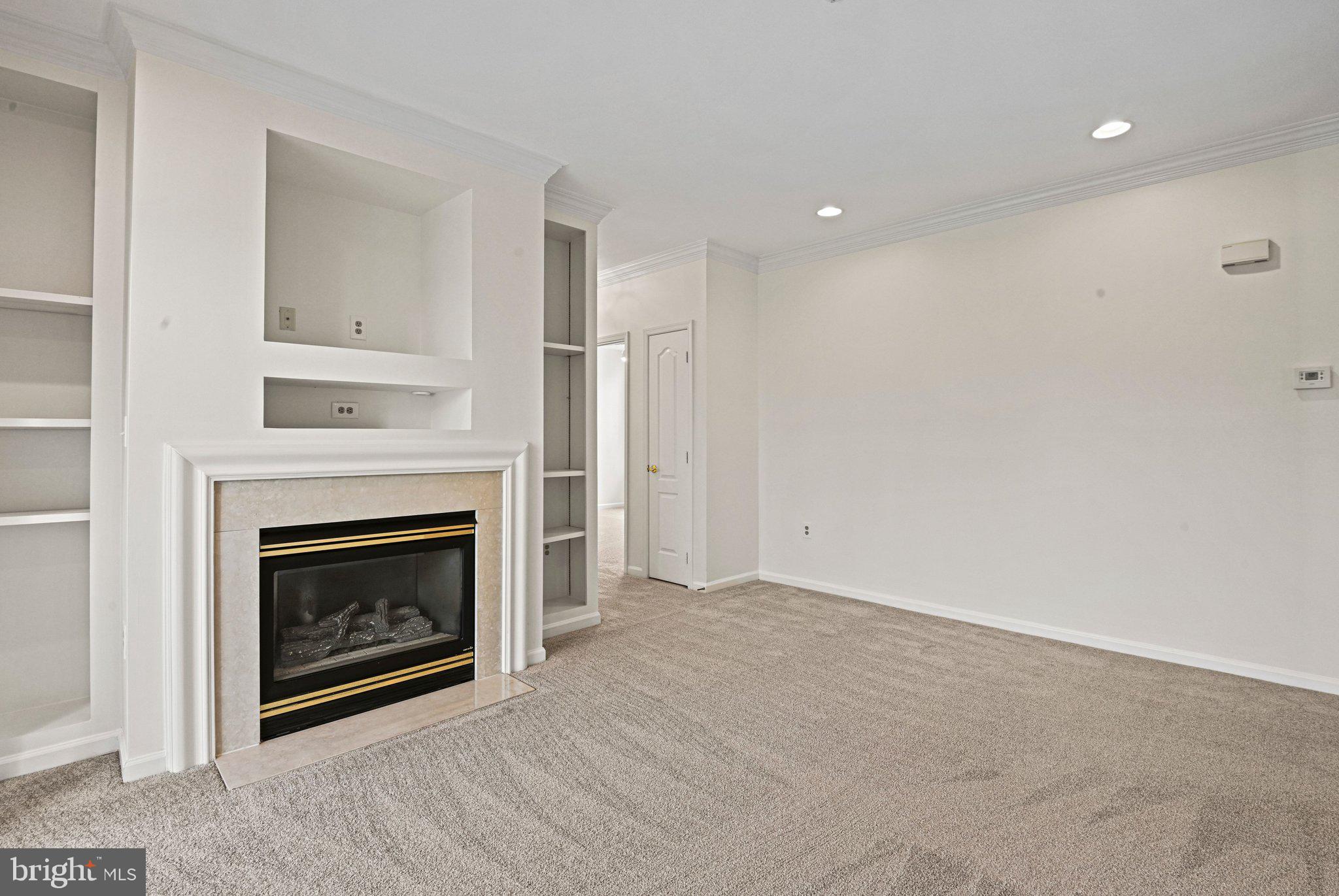 20933 CEDARPOST SQUARE 203