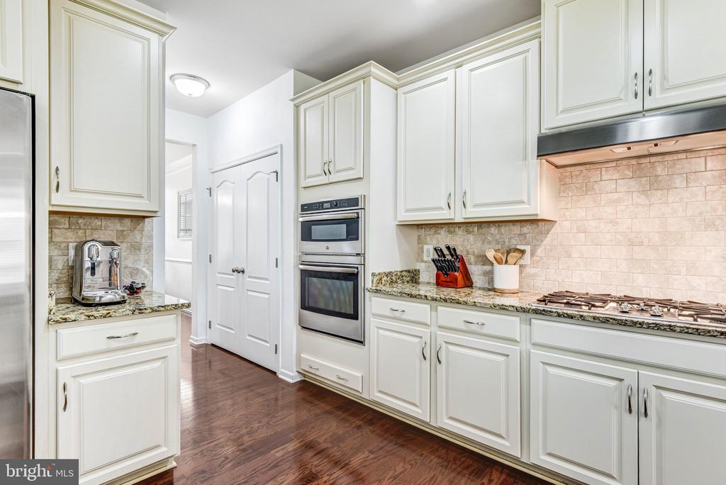 24247 PURPLE FINCH DRIVE