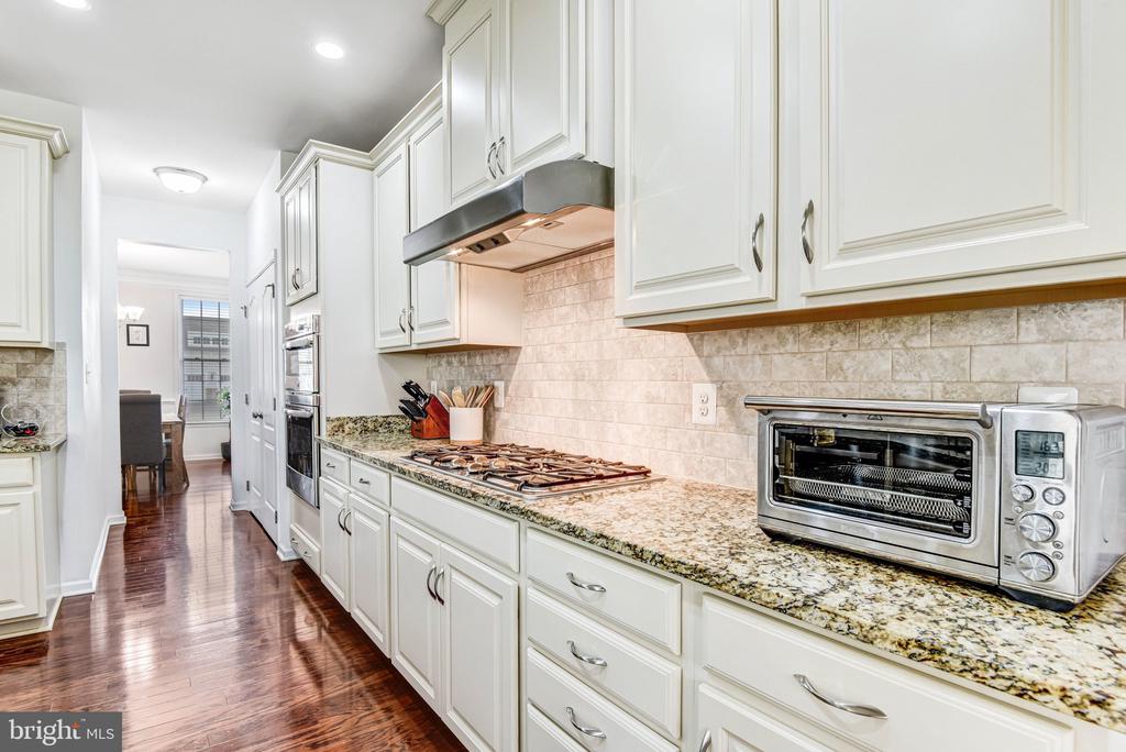 24247 PURPLE FINCH DRIVE