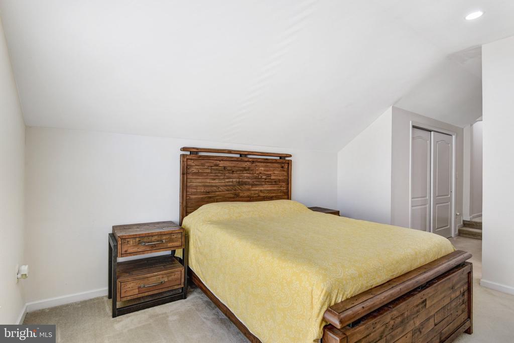 24247 PURPLE FINCH DRIVE