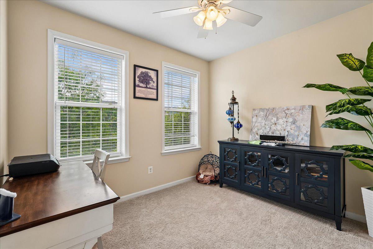 43610 HAMPSHIRE CROSSING SQUARE AD-205