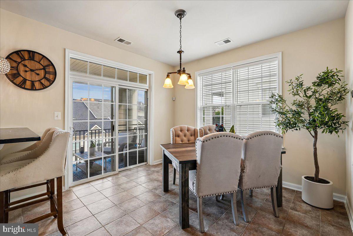 43610 HAMPSHIRE CROSSING SQUARE AD-205