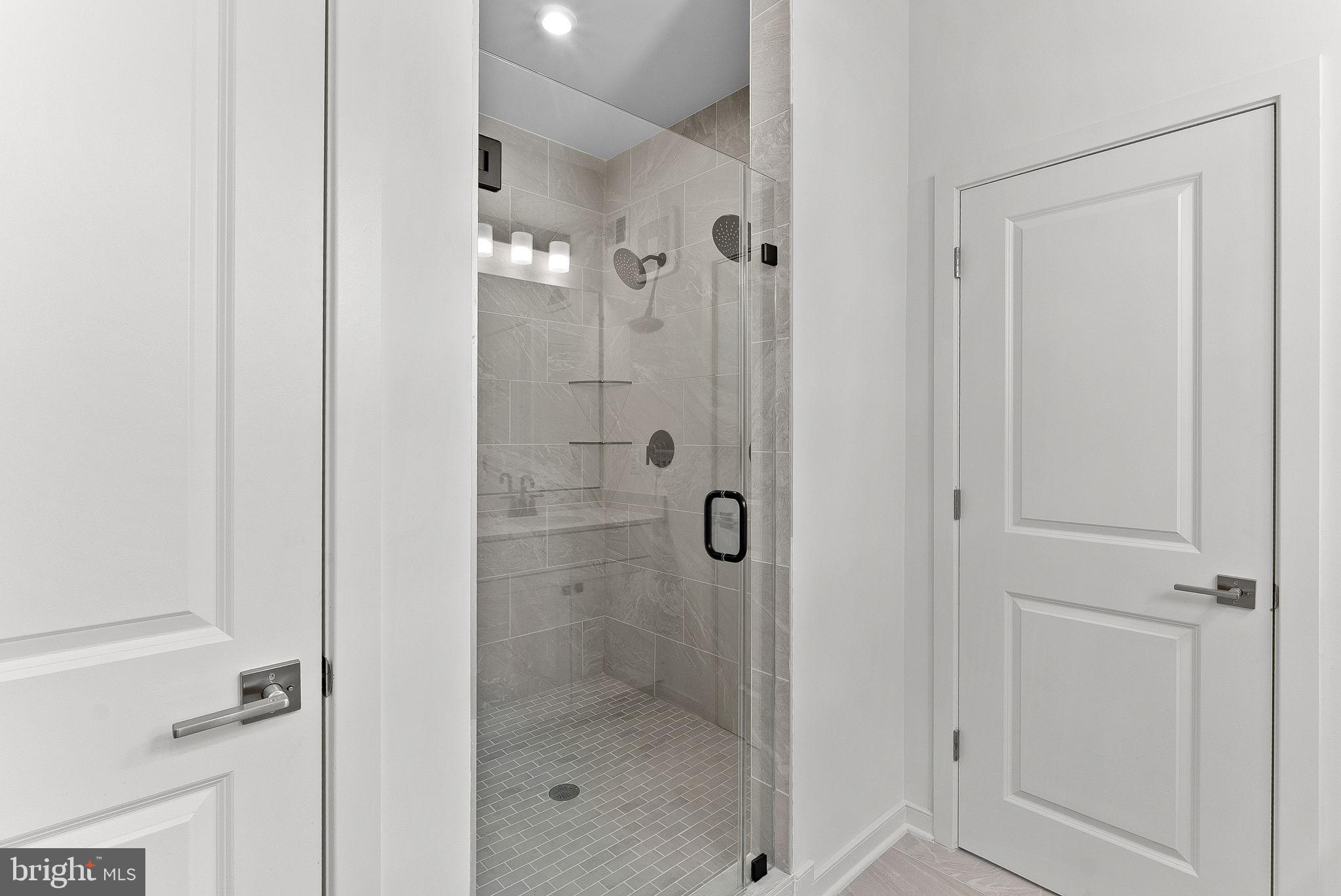43841 VENETIAN SQUARE