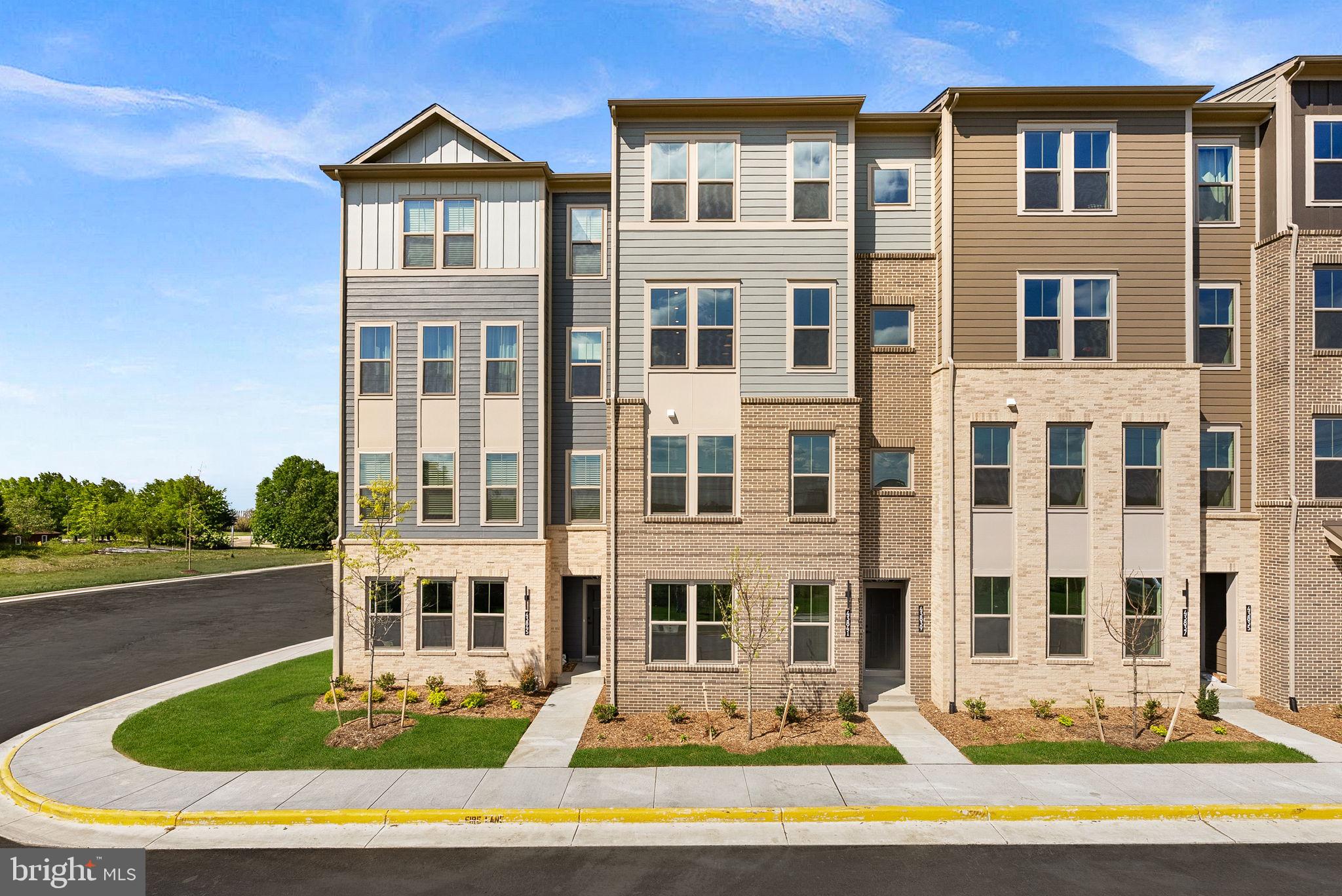 43841 VENETIAN SQUARE