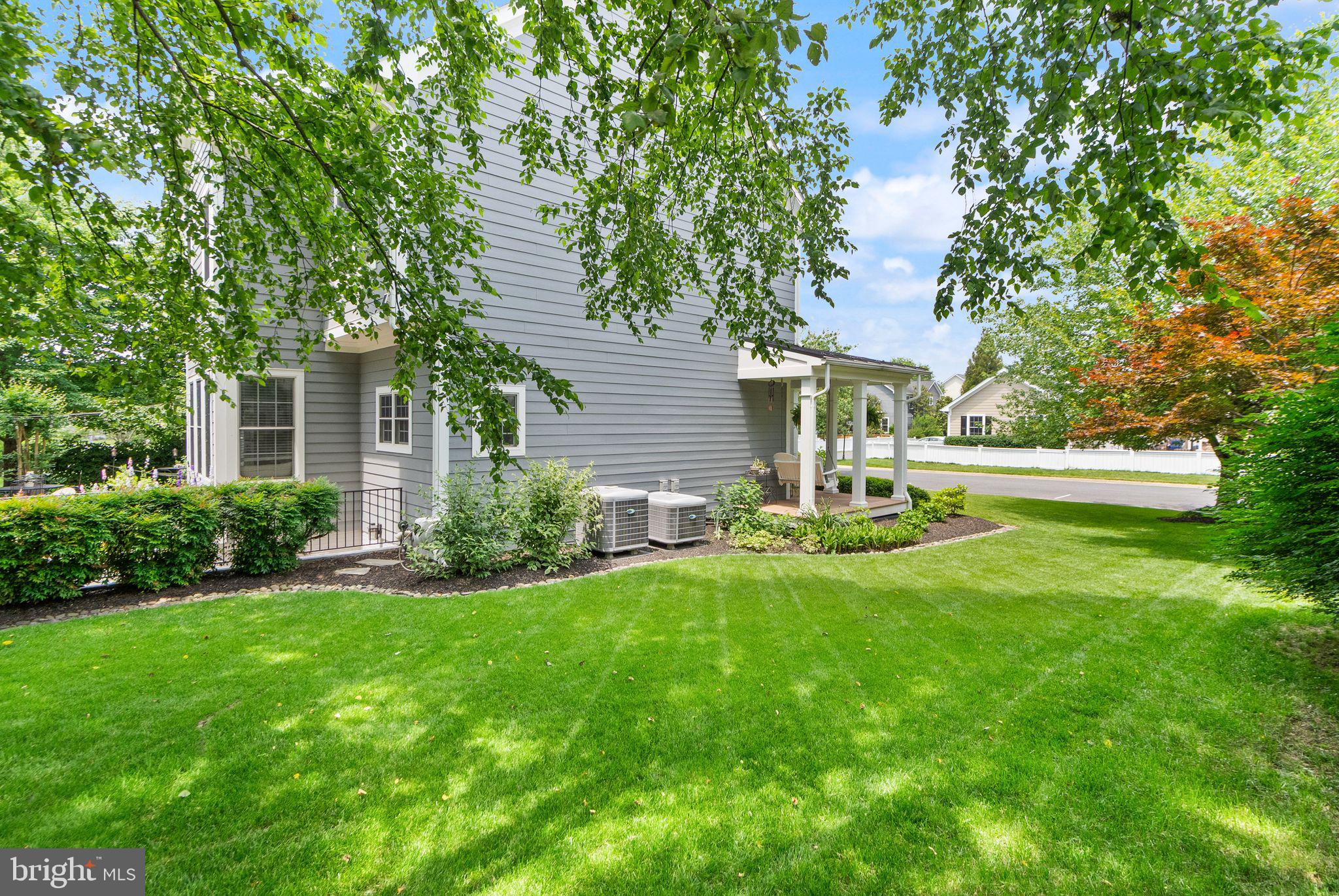 700 IRVINE BANK LANE