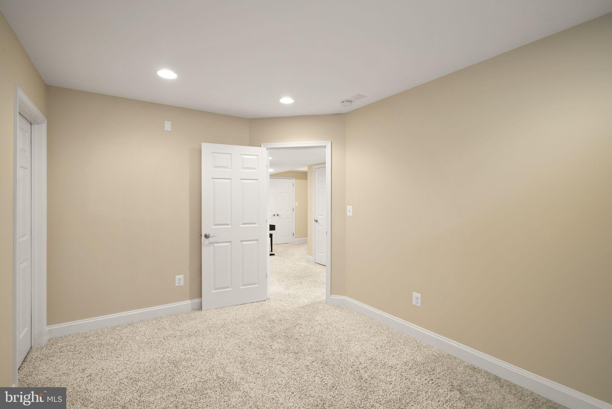 700 IRVINE BANK LANE