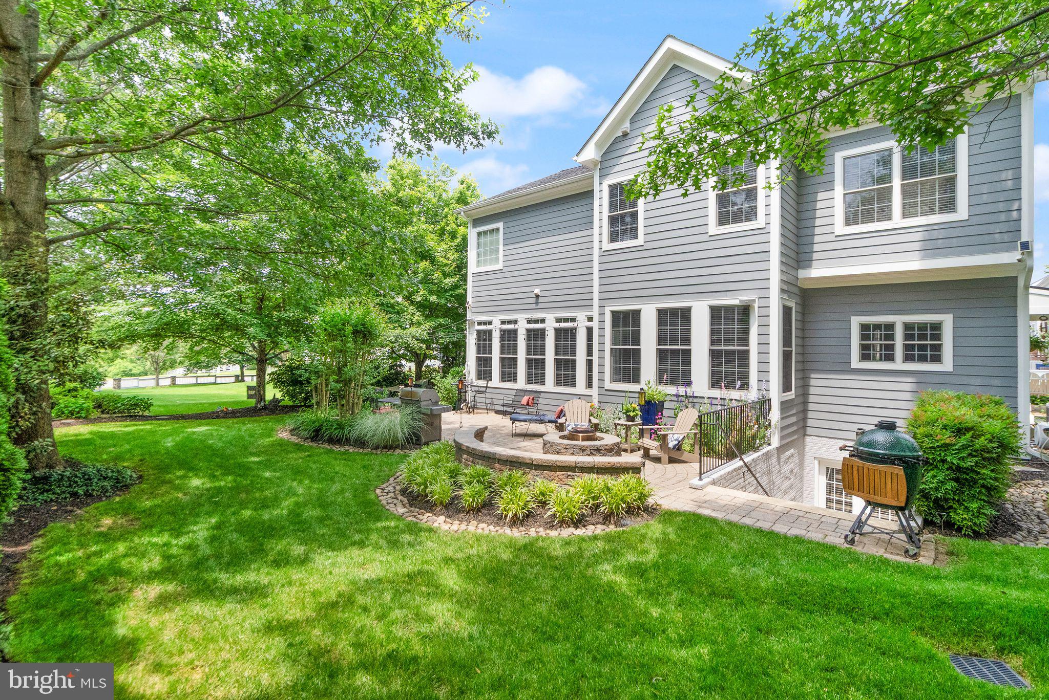 700 IRVINE BANK LANE