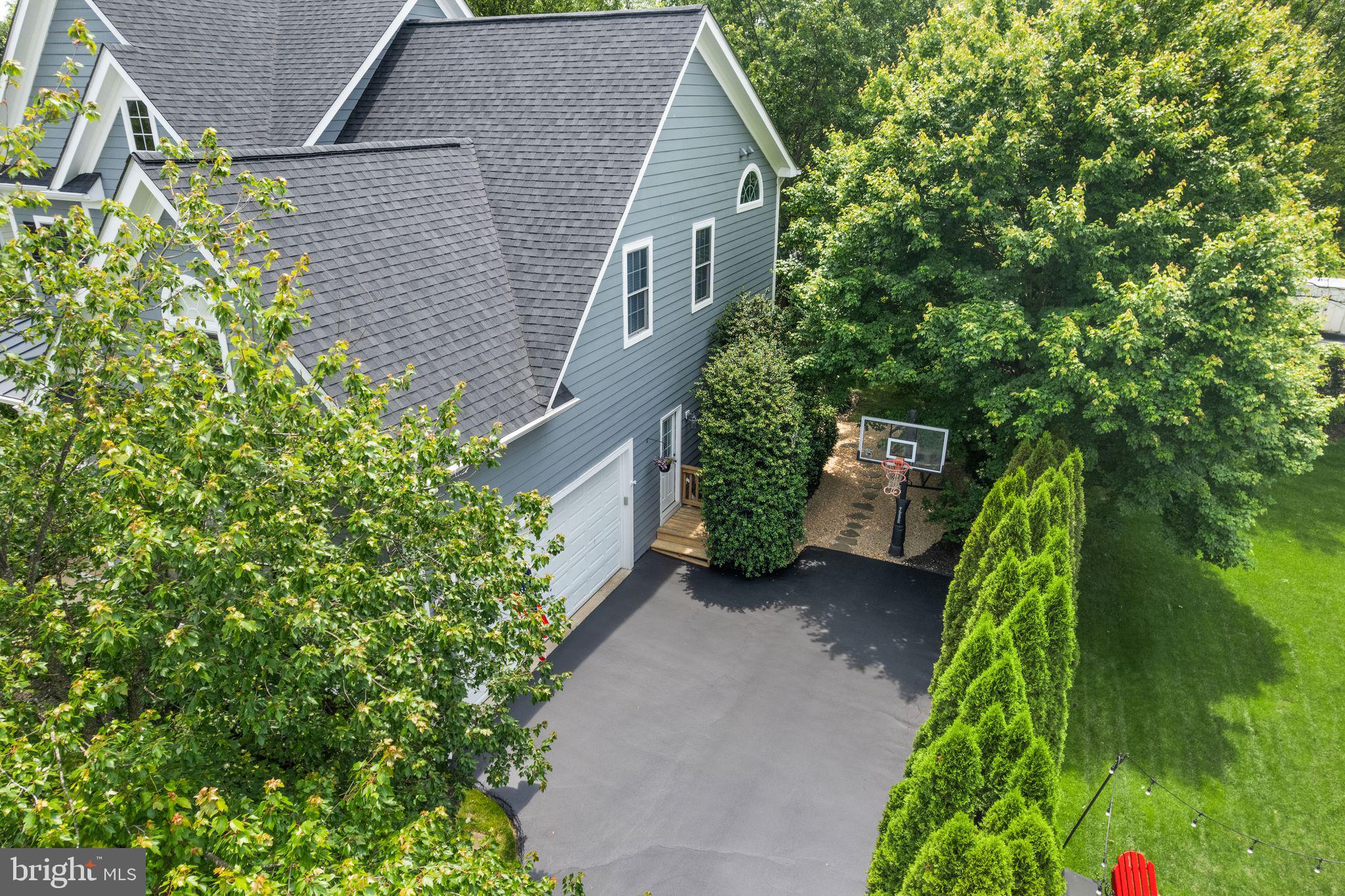 700 IRVINE BANK LANE